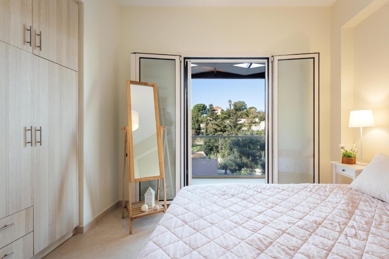 Villa Breeze & Villa Coco By Konnect, Avlaki Beach Kassiopi Dış mekan fotoğraf