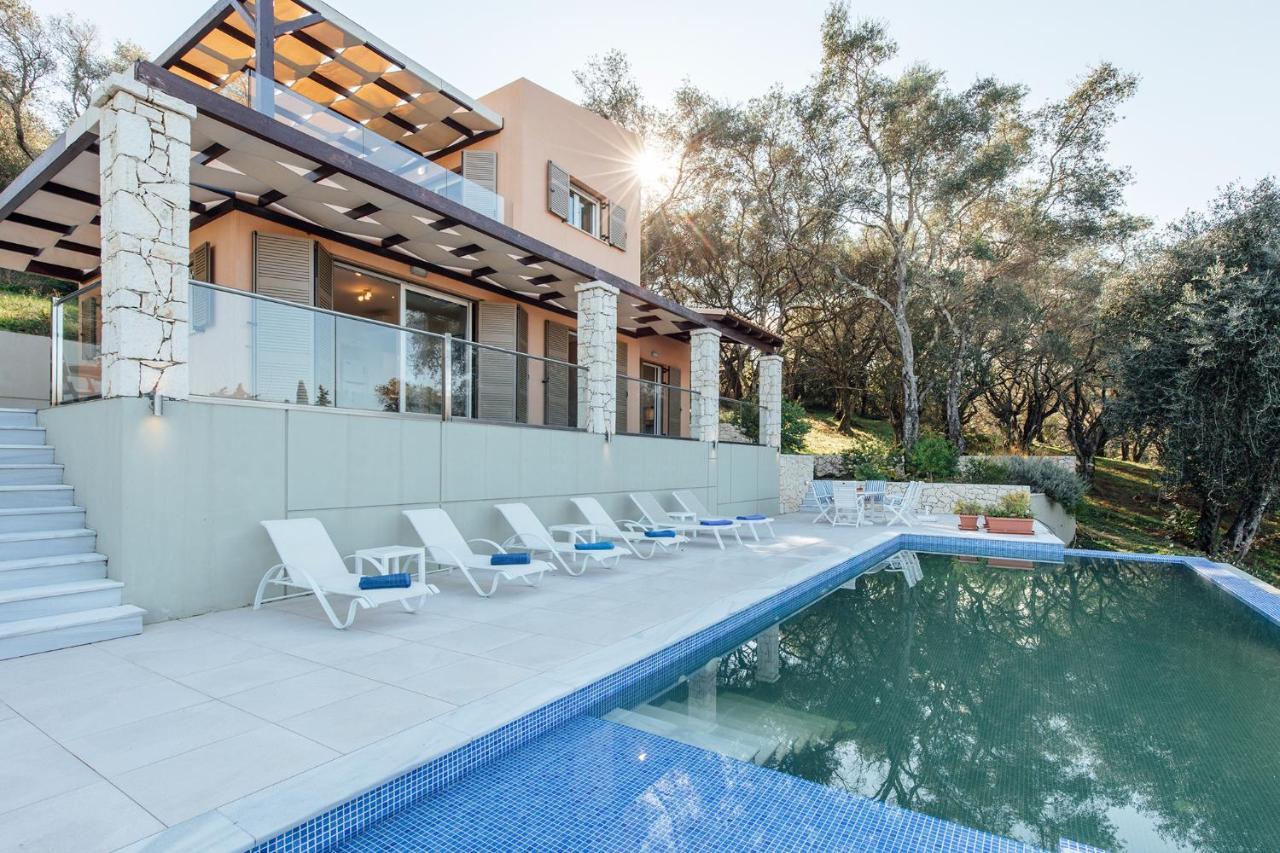 Villa Breeze & Villa Coco By Konnect, Avlaki Beach Kassiopi Dış mekan fotoğraf