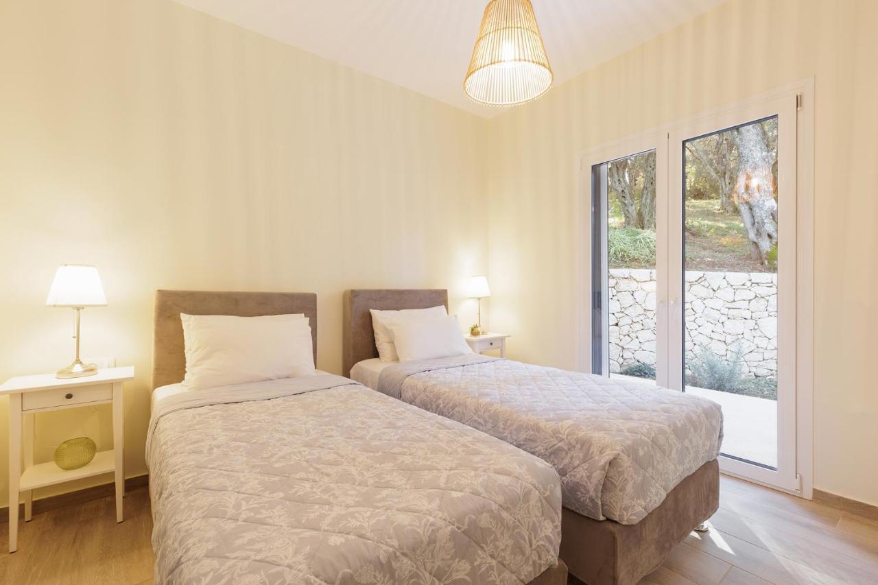 Villa Breeze & Villa Coco By Konnect, Avlaki Beach Kassiopi Dış mekan fotoğraf