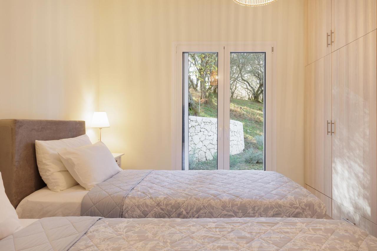 Villa Breeze & Villa Coco By Konnect, Avlaki Beach Kassiopi Dış mekan fotoğraf