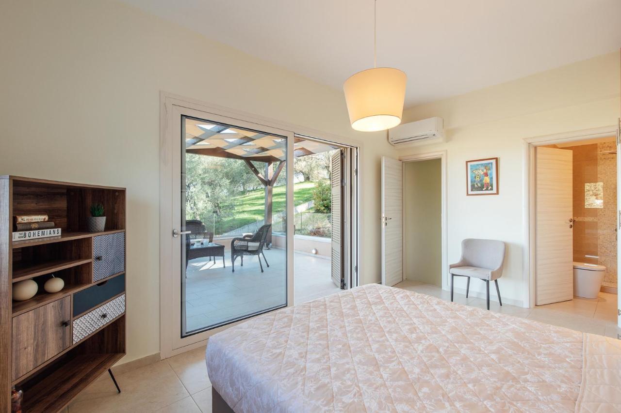 Villa Breeze & Villa Coco By Konnect, Avlaki Beach Kassiopi Dış mekan fotoğraf
