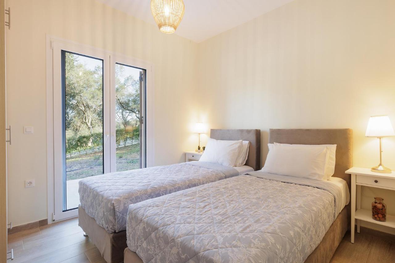 Villa Breeze & Villa Coco By Konnect, Avlaki Beach Kassiopi Dış mekan fotoğraf