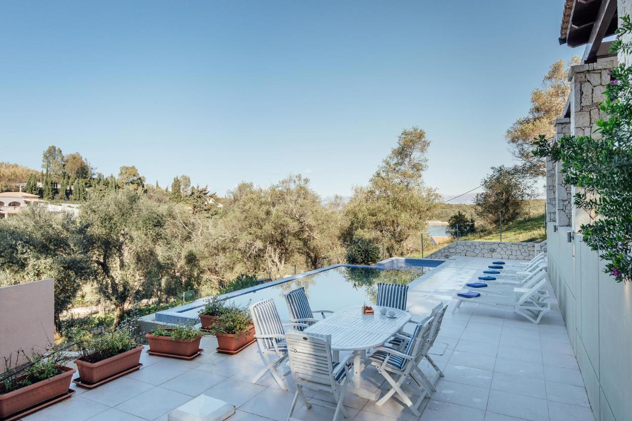Villa Breeze & Villa Coco By Konnect, Avlaki Beach Kassiopi Dış mekan fotoğraf